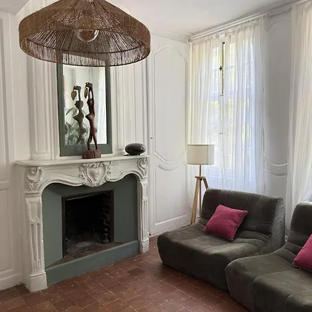 La Maison D'artiste Familiale Apartman *