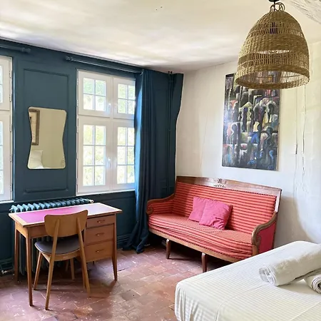 La Maison D'artiste Familiale *